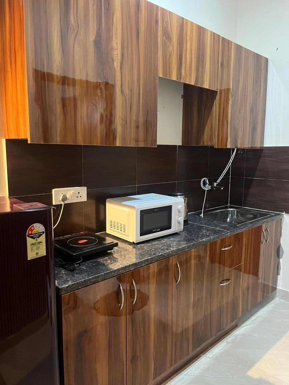 Studio Apartment In Greater Noida Exterior foto